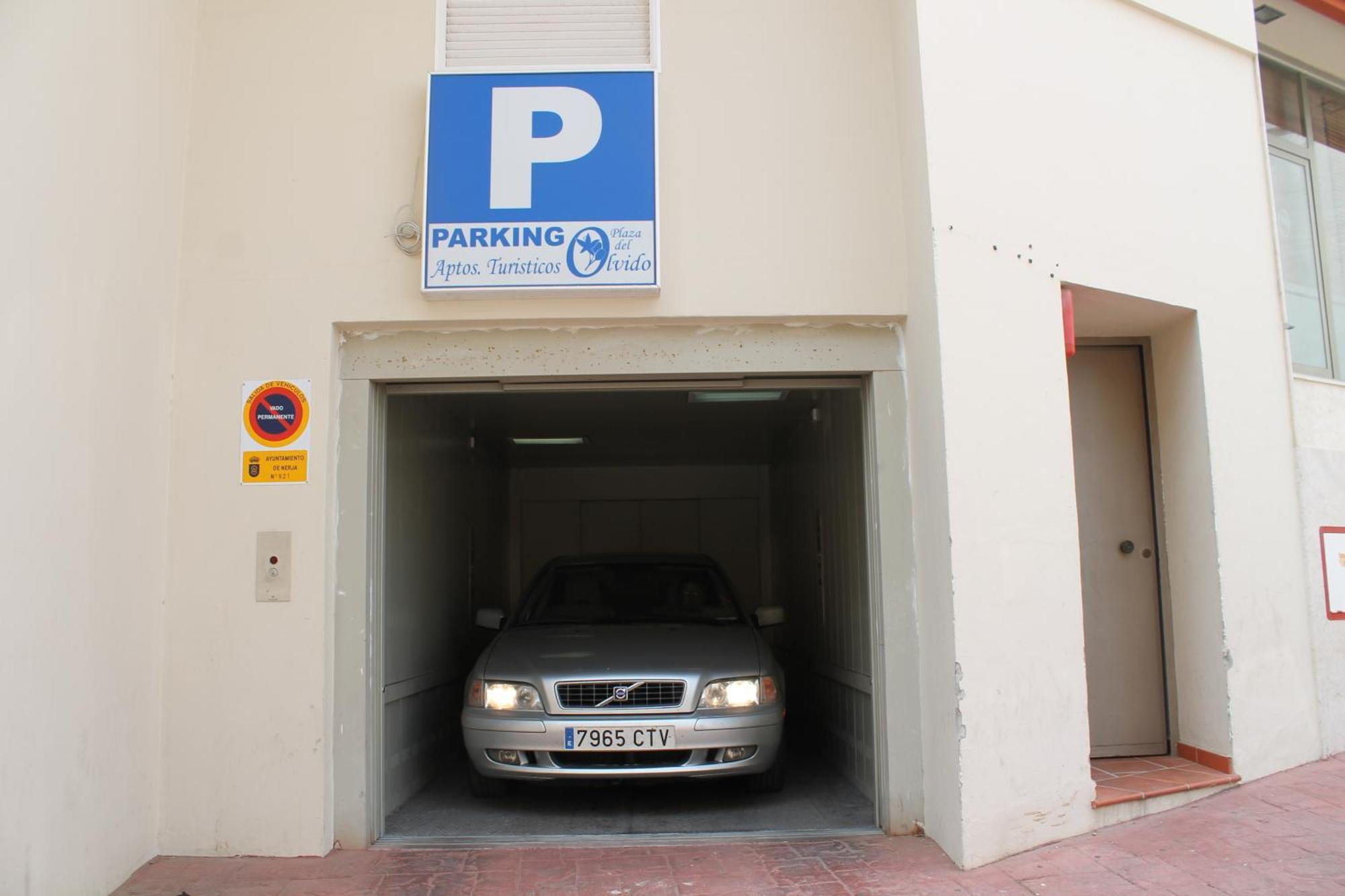 Apartamentos Turisticos Plaza Del Olvido Nerja Zewnętrze zdjęcie